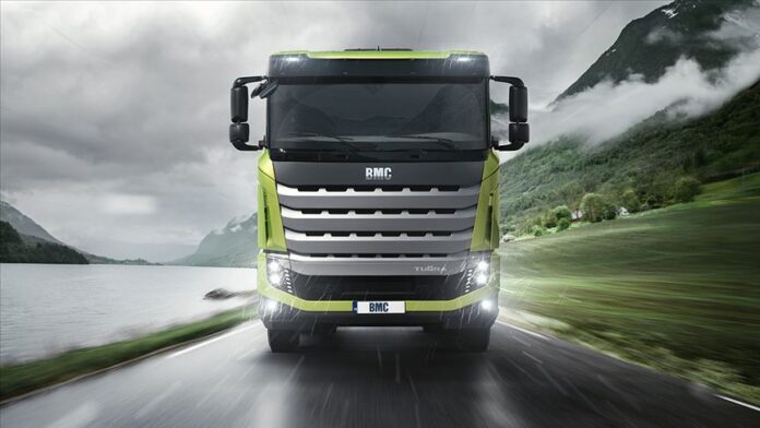 BMC kamyonda gaza basıyor…